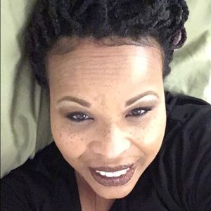 Meet your Posher, Iesha